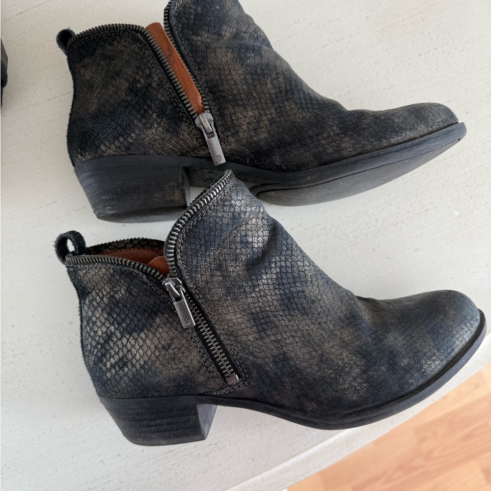 Lucky Brand Black Textured Leather Ankle Booties